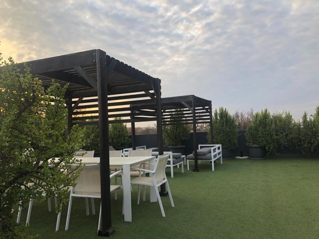 107 Dorpstraat Boutique Hotel Stellenbosch Bagian luar foto